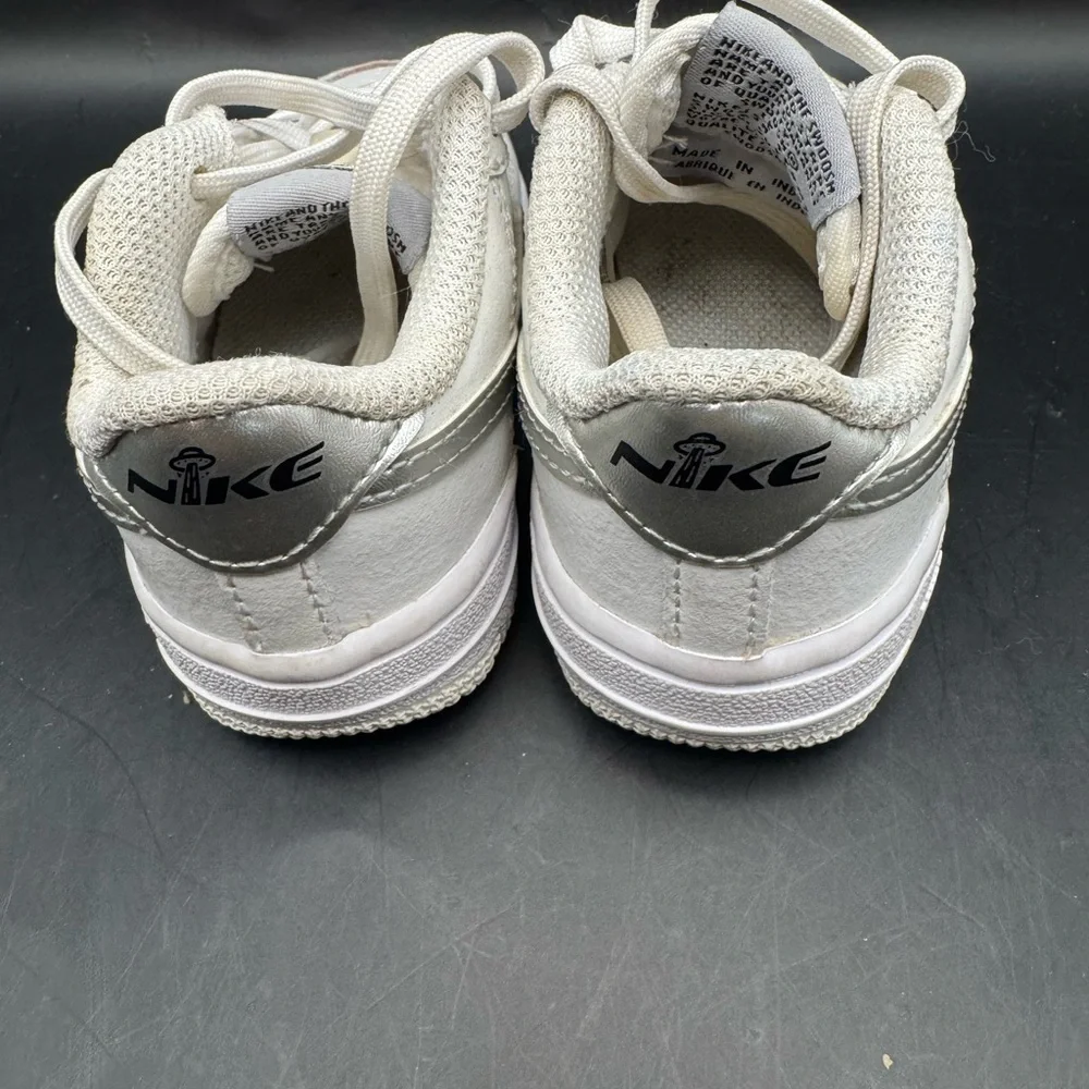 Nike Air Force 1 Low SE Toddler Sneakers Size 5C White Silver Lace Up Sneakers